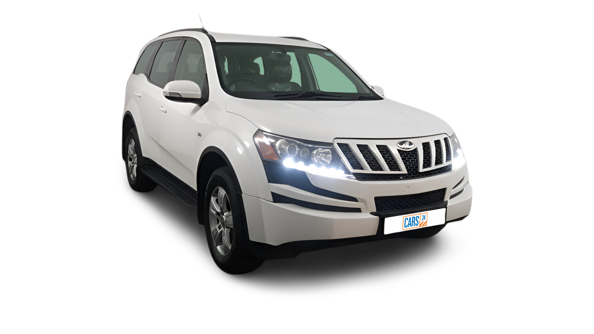 Mahindra XUV500-img